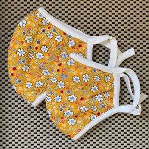 NWOT | Mother/Daughter Yellow Flowers Matching Face Mask 2pcs